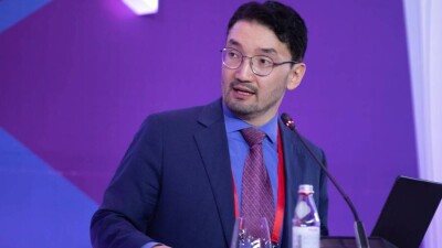 Рахим Ошакбаев о курсе доллара и прогнозах на осень: Тенге и дальше обречён