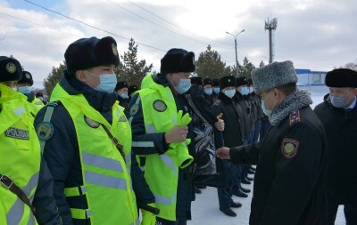 В новой форме для полицейских заступили на службу патрульные в СКО