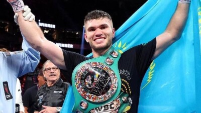 Казахстанец Али Ахмедов одержал победу над экс-соперником Головкина
