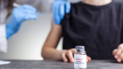 В МОН назвали фейковой информацию о клинических испытаниях вакцины против Covid-19 на детях