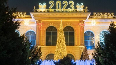 Informburo.kz поздравляет казахстанцев с наступающим Новым годом