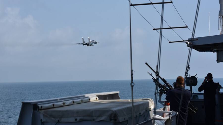 Нидерланды обвинили Россию в создании опасной ситуации для их фрегата в Чёрном море