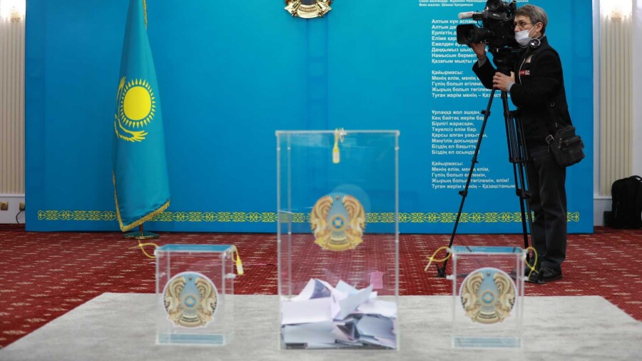 Данные экзитпола: партия Nur Otan победила на парламентских выборах-2021, в мажилис прошли также НПК и "Ак жол"