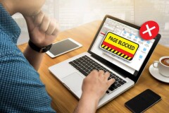 Cайт издания Hola News блокируется третьи сутки