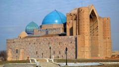 Заместитель генсека ТЮРКСОЙ предложил установить памятник Назарбаеву в Туркестане