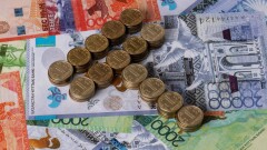 Каким будет курс доллара в последние выходные этой весны