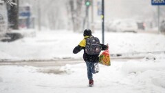 В Нур-Султане отменили занятия ученикам начальной школы первой смены