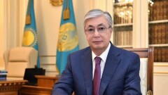 "В мире нет ничего важнее улыбок детей". Президент поздравил юных казахстанцев