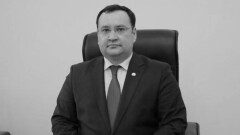 Аким Махамбетского района утонул в реке