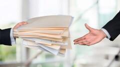 Токаев подписал закон о равнозначности цифровых и бумажных документов