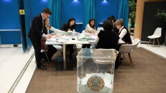 Избирательные учаcтки закрылись в 15 регионах Казахстана