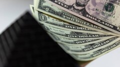 Каким будет официальный курс доллара на выходных