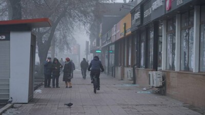 В Алматы поэтапно возобновляют работу аптеки и АЗС