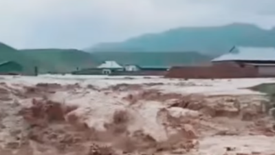 В Туркестанской области из-за сильных дождей затопило улицы и дворы