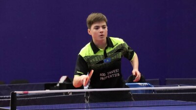 Казахстанец Алан Курмангалиев выиграл юношеский турнир по настольному теннису во Франции