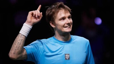 Сборная Казахстана по теннису вышла в четвертьфинал Кубка Дэвиса