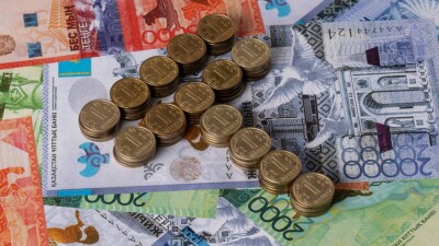 Каким будет курс доллара в последние выходные этой весны