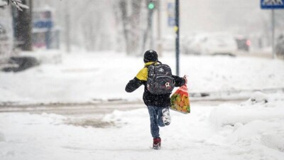 В Нур-Султане отменили занятия ученикам начальной школы первой смены