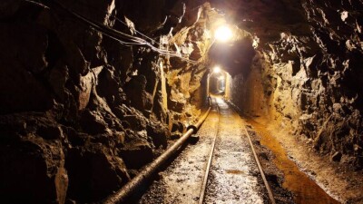 Работы на шахте "Абайская" остановлены, руководство не называет причину трагедии