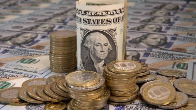 Доллар на бирже подешевел на 2 тенге