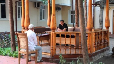 Мирзиёев отучает узбекских чиновников от ханских замашек