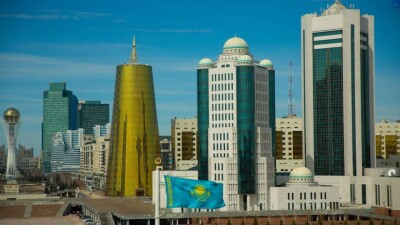 Парламент признал закон о Елбасы утратившим силу