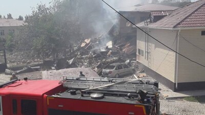 Взрыв прогремел около роддома в Шымкенте, погиб охранник