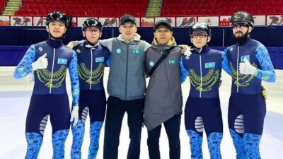 Сборная Казахстана завоевала серебряные медали на этапе Кубка мира по шорт-треку