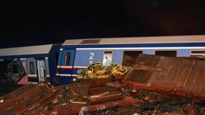 В Греции столкнулись грузовой и пассажирский поезда, погибли 28 человек