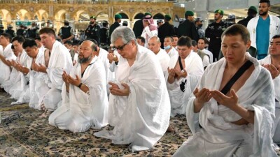 Президенту Казахстана открыли двери мусульманской святыни Каабы