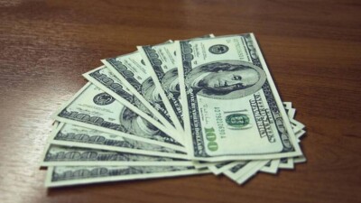 На три тенге подорожал доллар на бирже