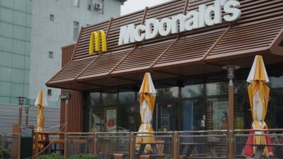 Рестораны McDonald’s временно остановили работу в Казахстане