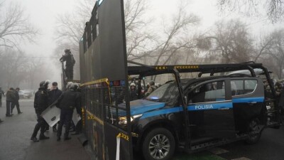 "Мы чувствовали себя беззащитными". Корреспондент Informburo.kz находилась в аэропорту во время его захвата