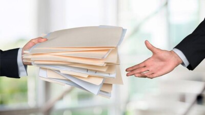 Токаев подписал закон о равнозначности цифровых и бумажных документов