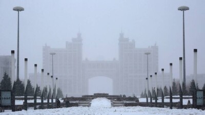 В Нур-Султане из-за погоды отменили очные занятия для студентов колледжа первой смены