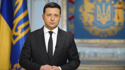 Зеленский назвал эвакуацию сотрудников посольств из Украины дипломатической игрой