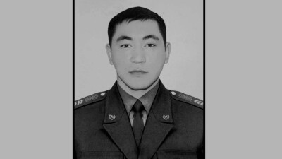 Погибшего в Алматы пожарного Арслана Курманбекова наградили орденом "Айбын" ІІІ степени