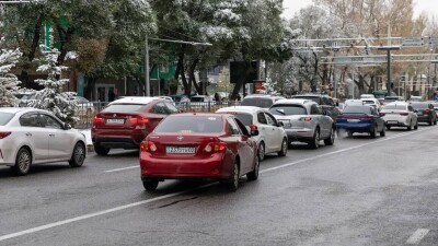 Токаев: Потеря времени в многочасовых пробках вредит экономике и экологии Алматы