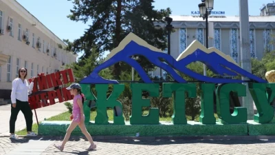 Завтра жители Талдыкоргана проснутся в новой области. Что они об этом думают