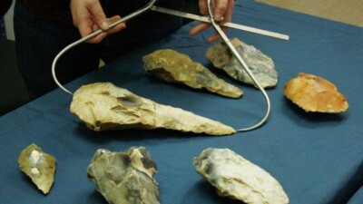 Британские археологи нашли гигантские топоры Ледникового периода