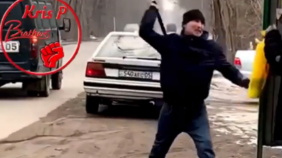 Полиция Алматы ищет водителя, который напал на пожилого человека с дубинкой