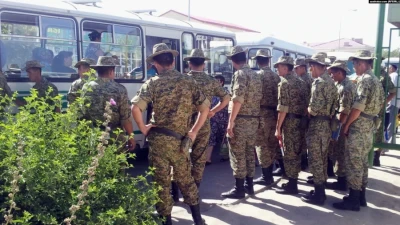 Туркменистан возвращает студентов из зарубежных вузов для отправки в армию