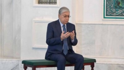 Токаев почтил память жертв январских событий в мечети