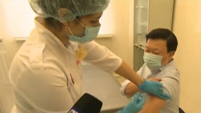 Алексей Цой привился от коронавируса казахстанской вакциной QazVac