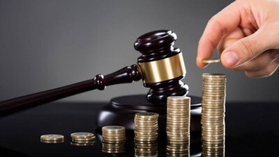 Двух человек подозревают в пособничестве при даче взятки судье в Алматинской области