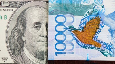 Курс доллара на бирже снизился на 3 тенге