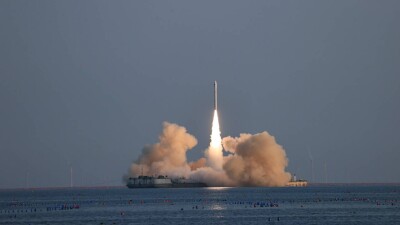 Китай успешно запустил ракету с морской платформы