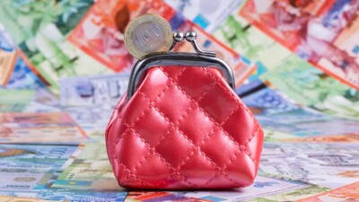 Расходы казахстанцев выросли за год на 15%