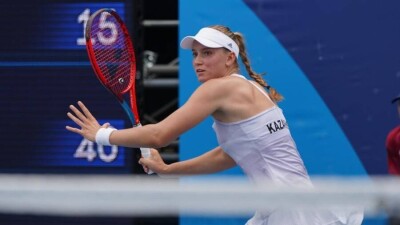 Елена Рыбакина вышла в четвертьфинал теннисного турнира на Олимпиаде