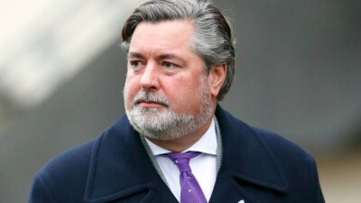 Помощник принца Чарльза ушёл в отставку после скандала с покупкой ордена